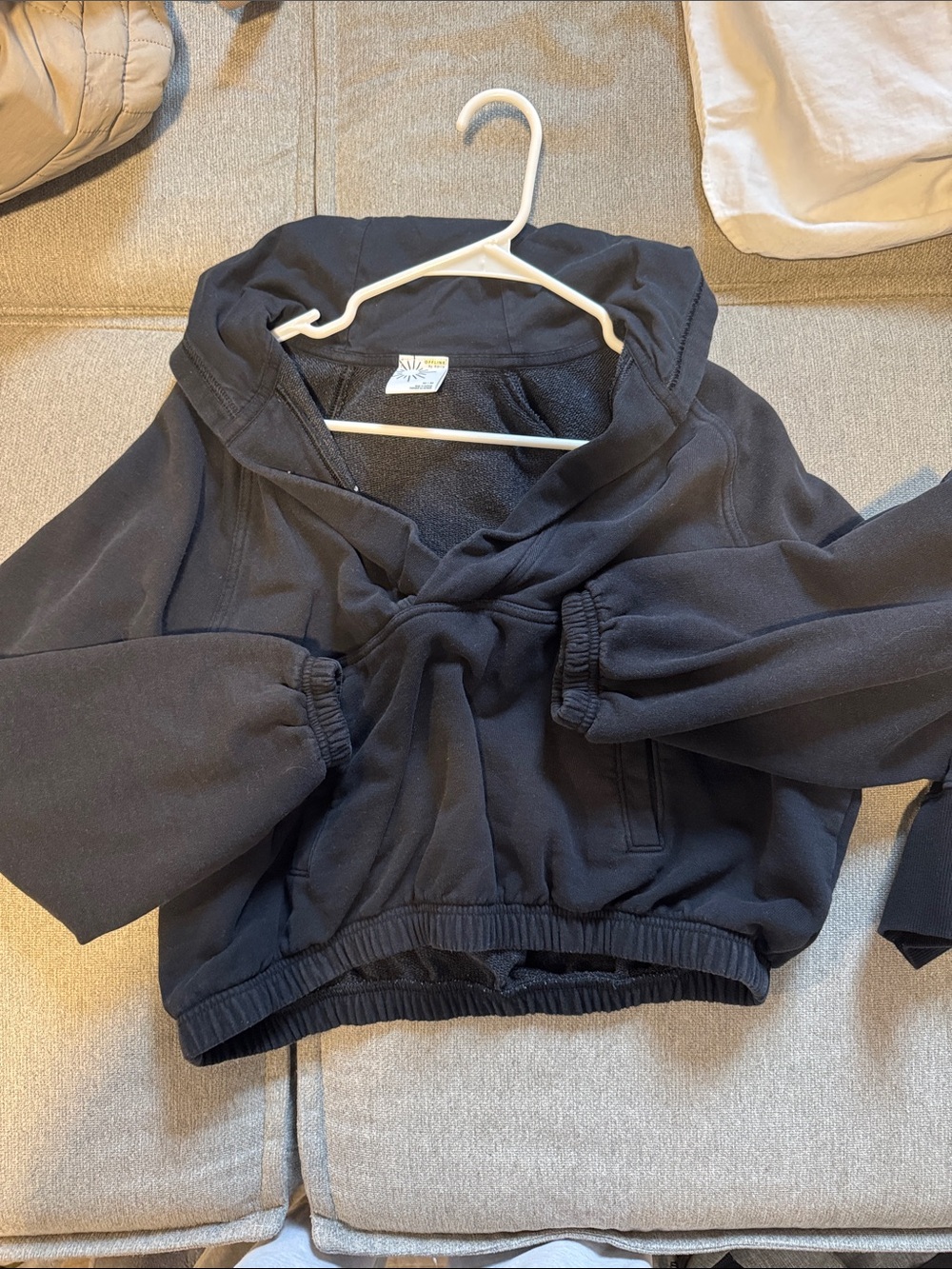 Black Hooded Pullover Jacket - Comfortable Cropped Sweatshirt
